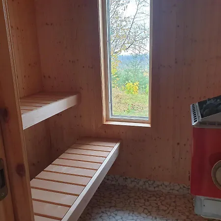Gaststuga: Nature Retreat with Sauna and Jacuzzi Boras Exterior photo
