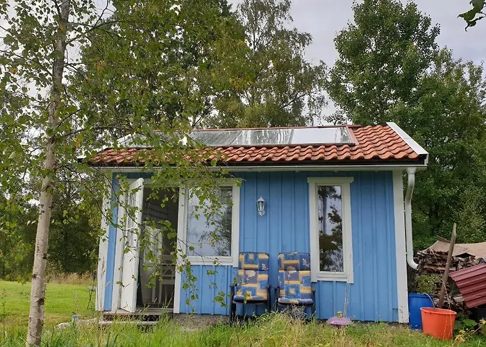 Gaeststuga I Vacker Natur, Bastu, Bubbelpool Sommartid Och Gratis Parkering Naera Ulricehamn Och Lassalyckan, Guesthouse With Nice View With Sauna And Free Parking Close To Dalsjoefors And Fishing